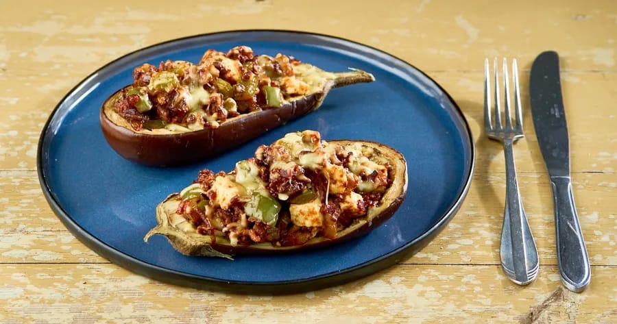 Aubergine gevuld met gehakt en feta