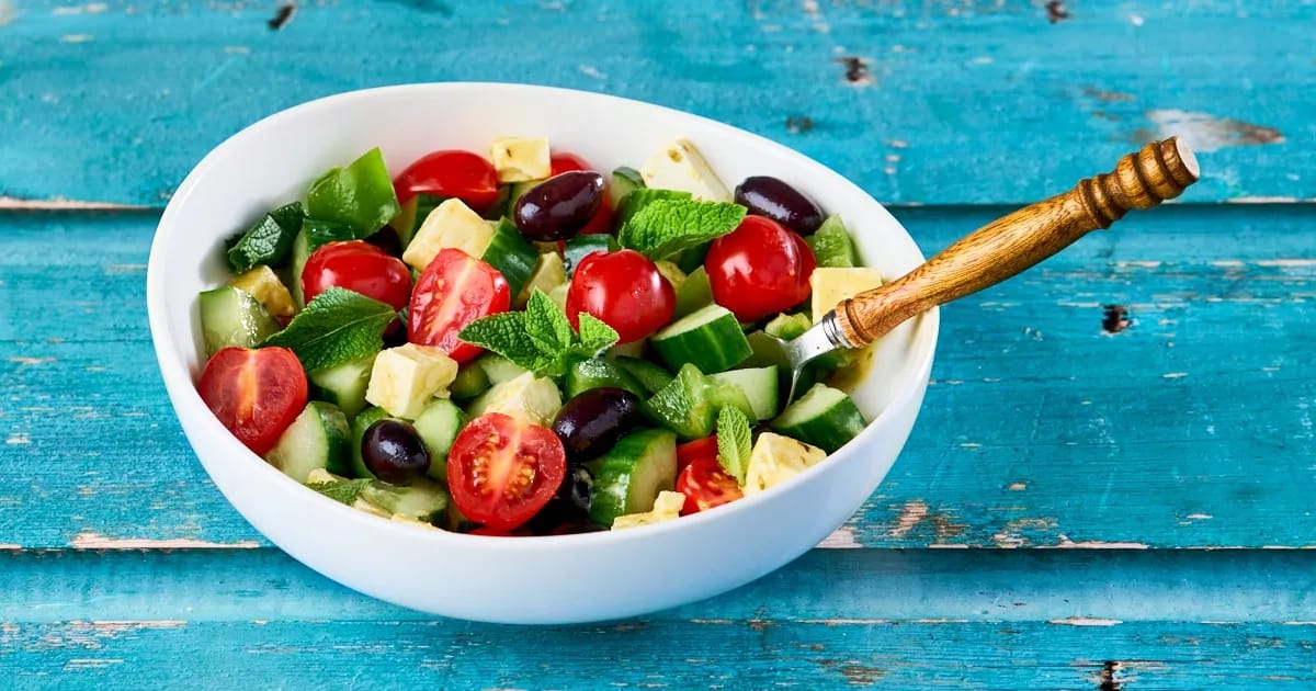 Griekse Fetasalade met kerstomaatjes, komkommer en munt