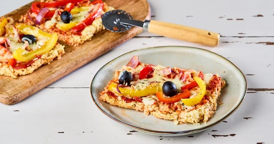 Koolhydraatarme bloemkool pizza arrabbiata