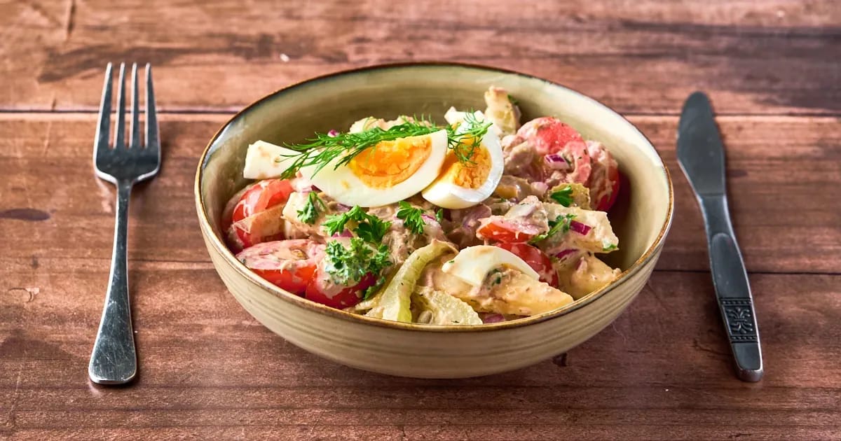 Maaltijdsalade met venkel, tonijn en ei