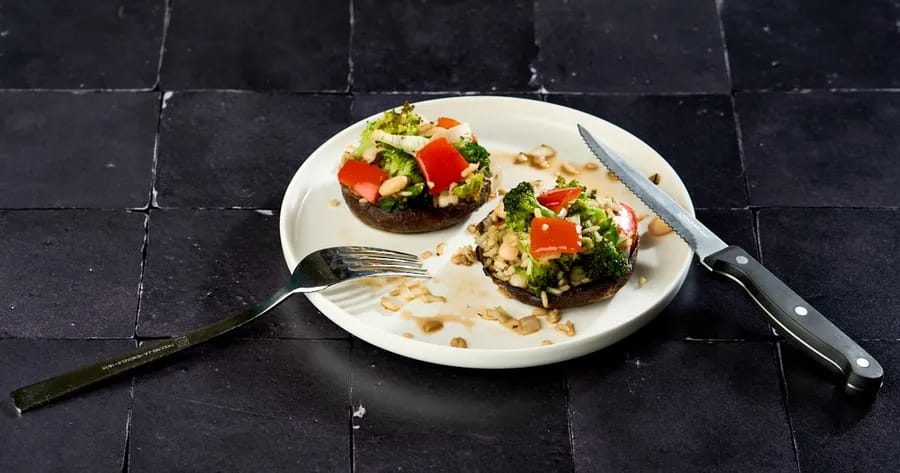 Portobello’s gevuld met groenten en witte bonen