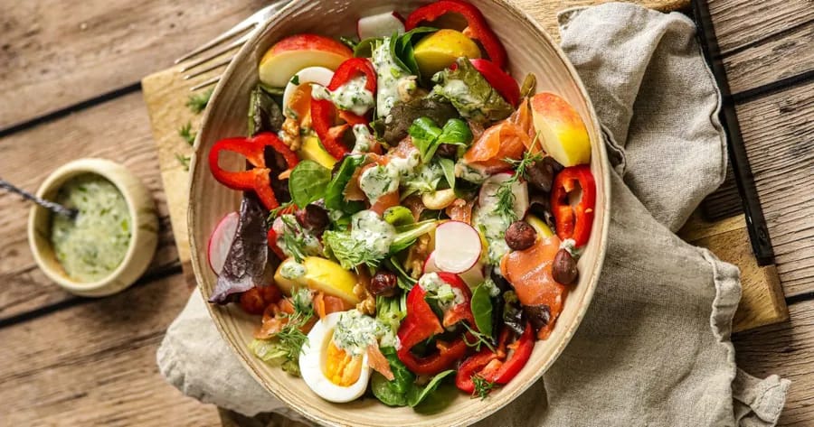 Salade met gerookte zalm en appel