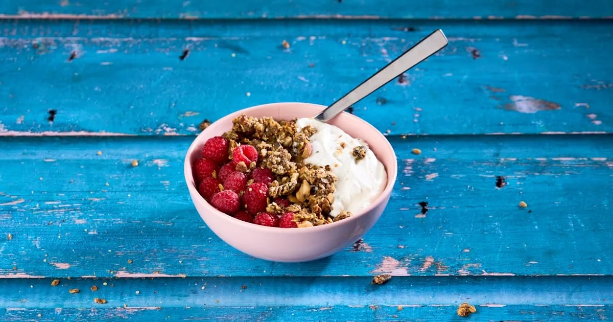 Yoghurt met fruit en granola