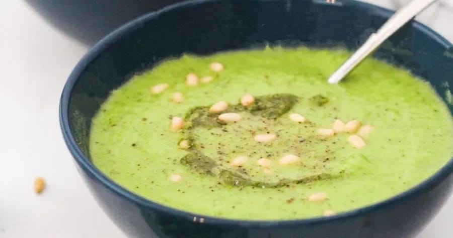 Courgettesoep met pesto